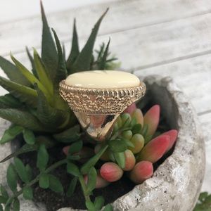 Chunky vintage cream stone ring